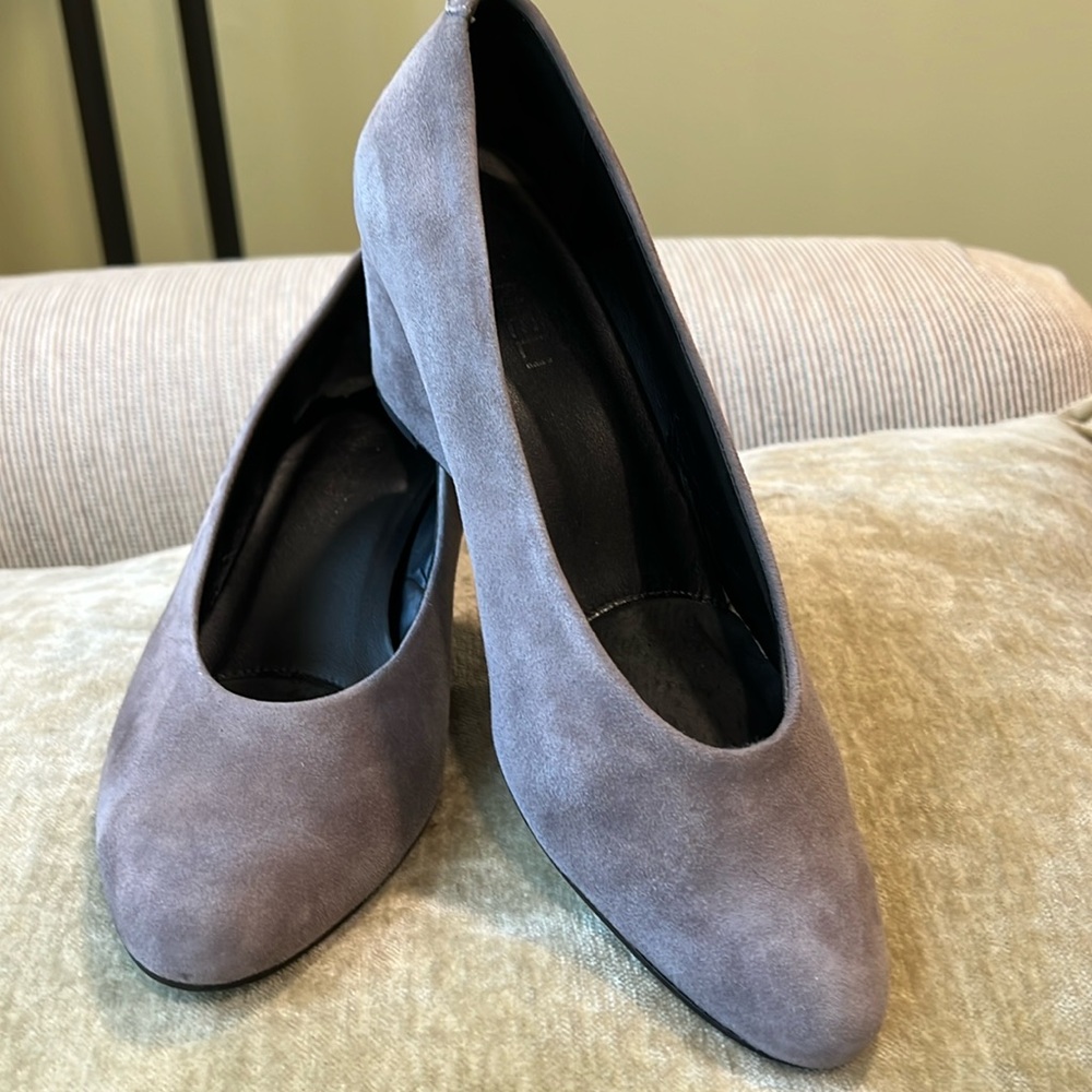 Vaneli Gray Suede wedge